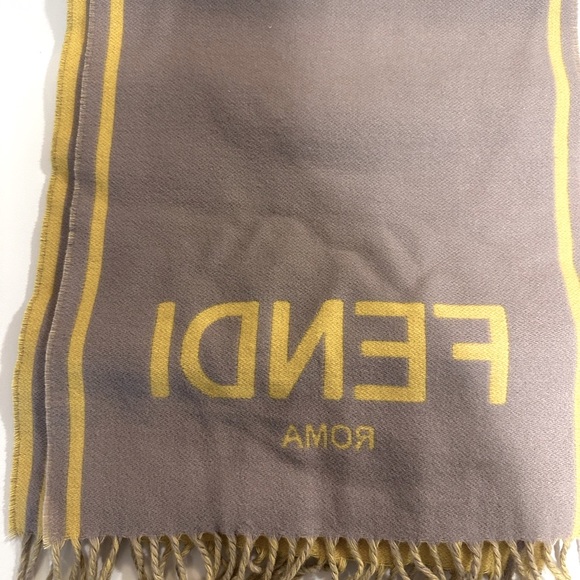 Brand New FENDI Roma Cashmere Scarf FXT322 - Picture 4 of 4